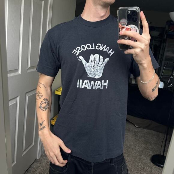 Vintage 90s Hawaii Hang Loose Surf Shaka Black Faded Tee - Picture 5 of 6